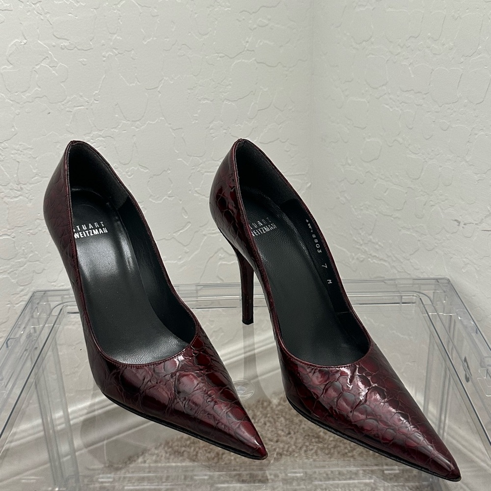 Stuart Weitzman Crocodile Leather Heel, Size 7